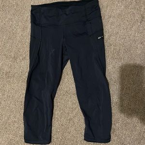 🏃‍♀️Lululemon Cropped Leggings in Black